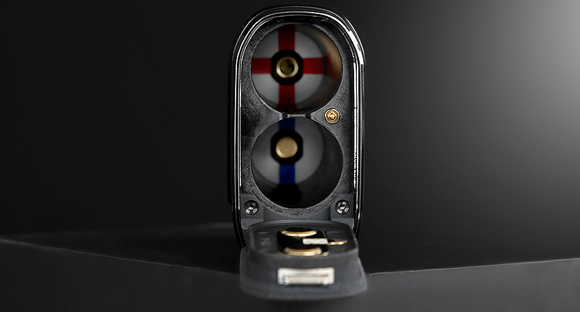 Le logement double accus du kit Aegis Legend 5 de Geek Vape